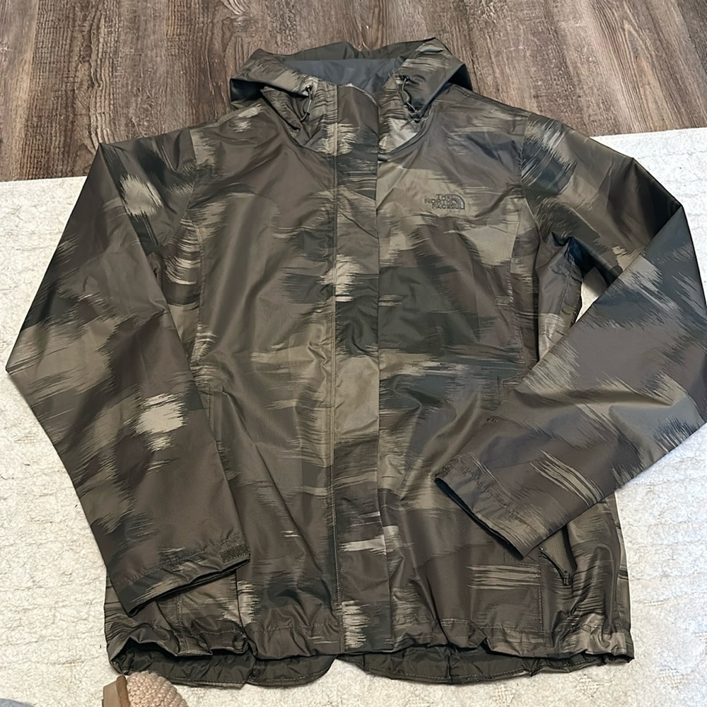 Women’s Northface Camo Windbreaker